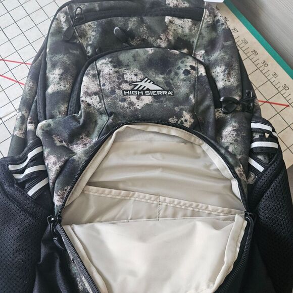 High Sierra Swoop SG Backpack 17" Laptop Pocket, Camo New w/tags - Picture 9 of 16